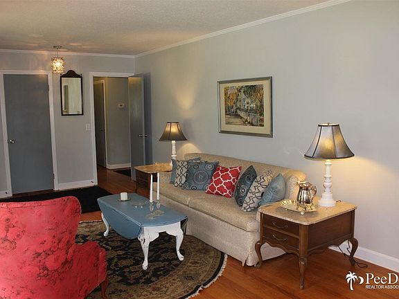 5th image of 125 Deerwood Dr