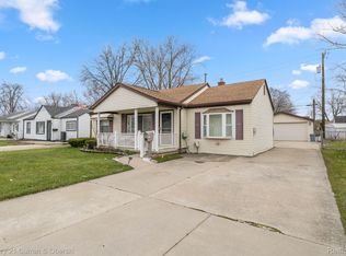 27170 Woodmont St, Roseville, MI 48066