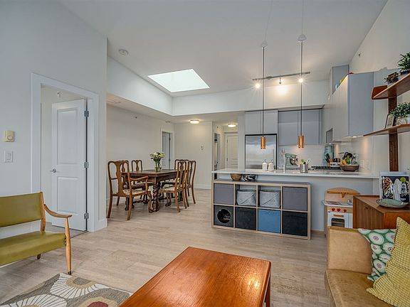 4th image of 1661 E 2nd Ave #401