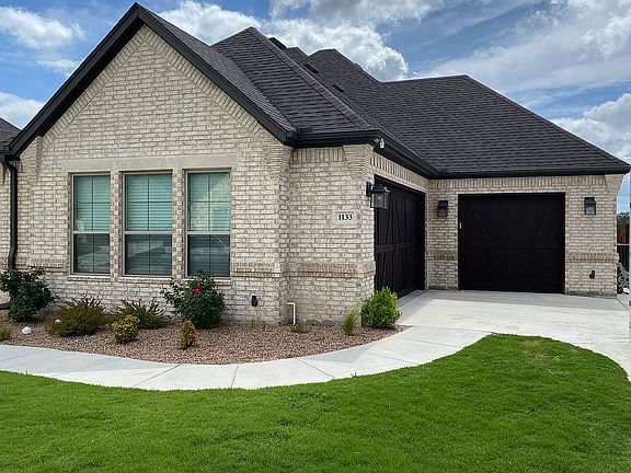 4th image of 1133 Crown Valley Dr