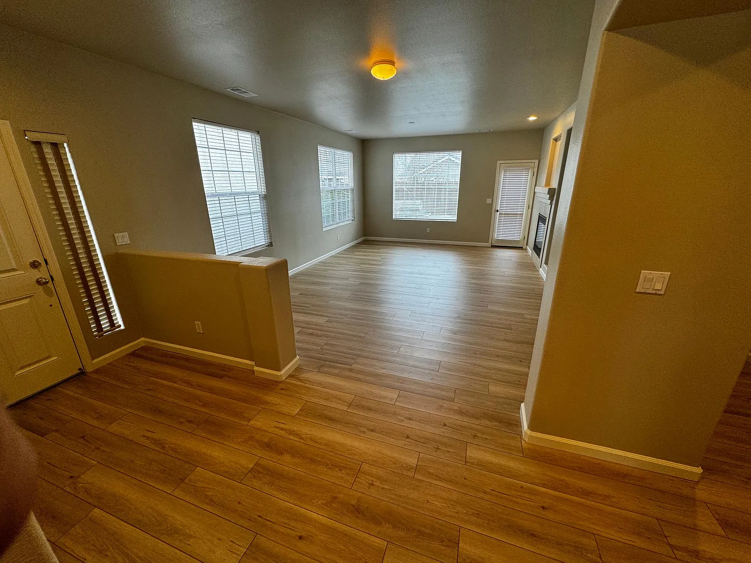 3 bed, 1645 sqft, $2,750 — Photo 4