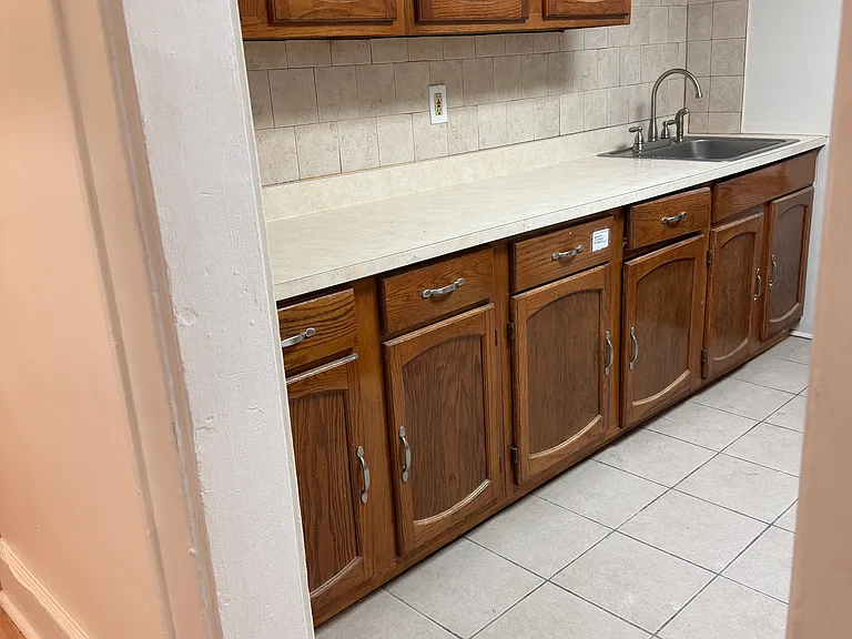 56 Vermont Ave #2 — Photo 4