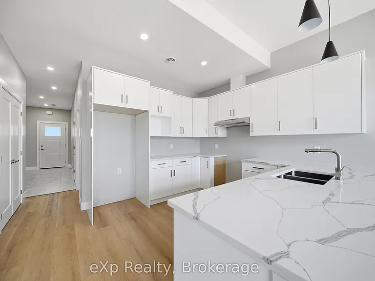 79 Maclellan Ave — Photo 8