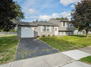 216 Green Lake St, Galloway, OH