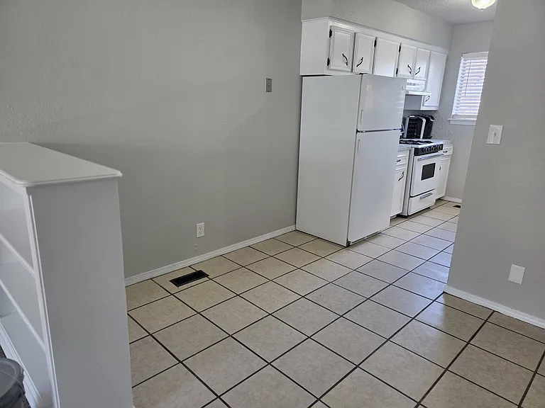 Fully Equipped Kitchen + Nook Interior