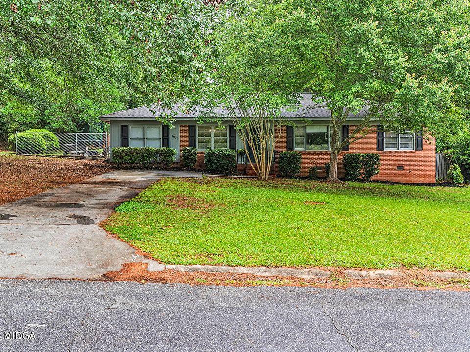 1st image of 1058 S Pine Knoll Dr
