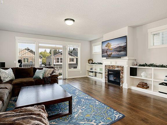 3rd image of 1401 NE 72nd Way