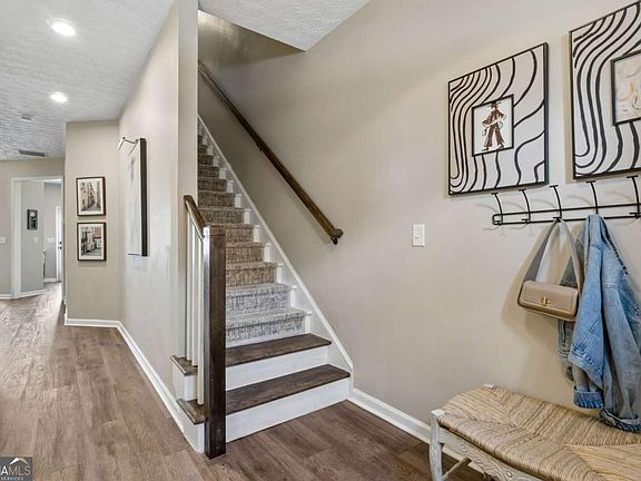 3rd image of 6608 Splashwater Dr