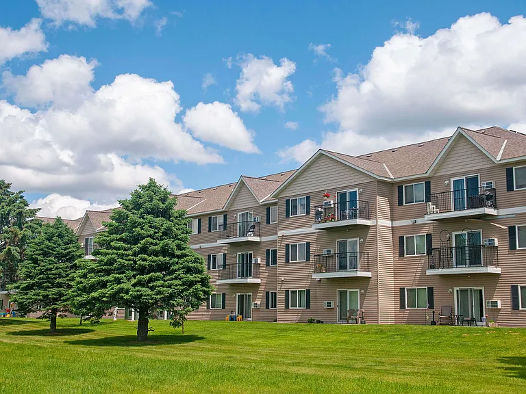 Evergreen Apartment Homes — Photo 14
