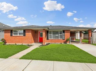 3020 Decomine Dr, Chalmette, LA 70043