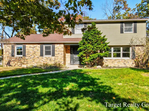 722 Grandmarais Ave, Portage, MI 49024