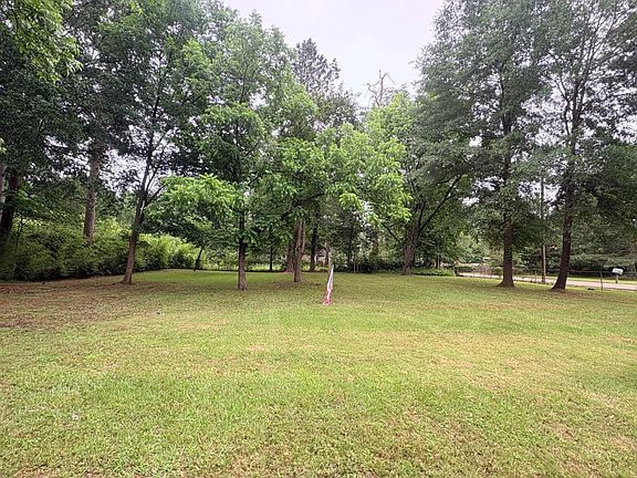 3rd image of 1911 Allen Ln