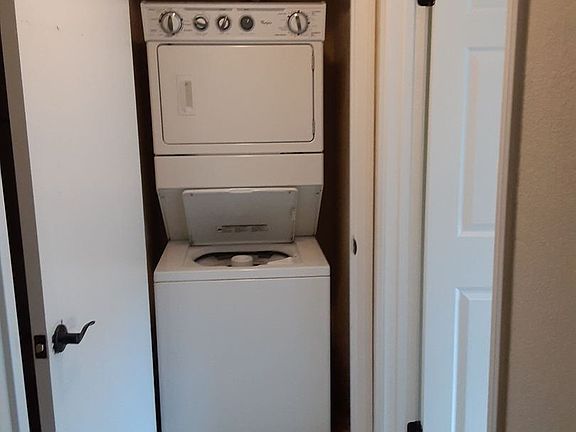3rd image of 415 King St APT 510