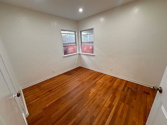 5th image of 1122 N Ogden Dr #1122