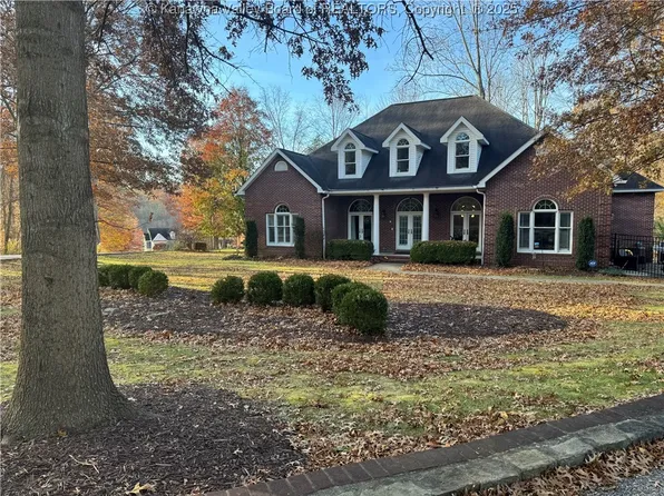 2 Hermitage Rd, Charleston, WV 25314