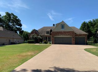 5054 Lake Breeze Rd, Grove, OK 74344