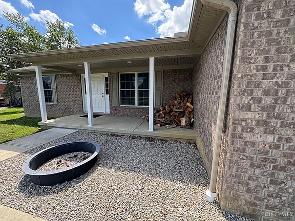 3rd image of 452 Kleist Dr