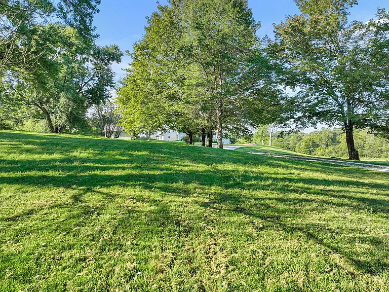 4861 Bethesda Rd — Photo 66