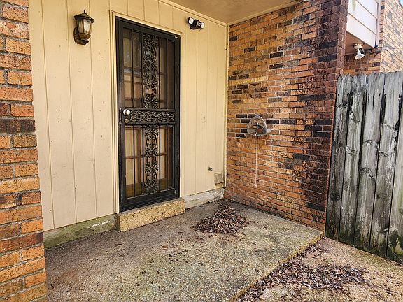 3rd image of 4917 N Mendenview Dr