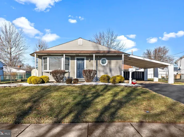 186 Crabtree Dr, Levittown, PA 19055