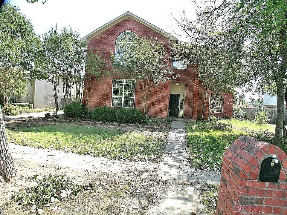 1st image of 2703 Yellowstone Park Ln