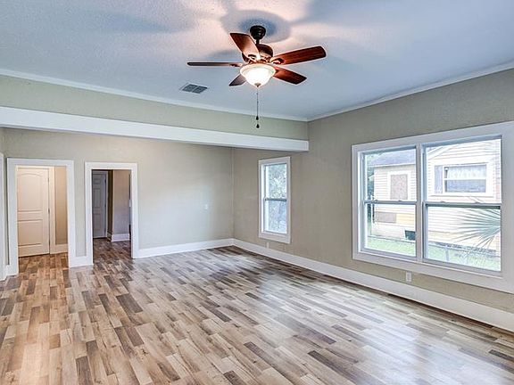 2nd image of 1016 Olive Ave