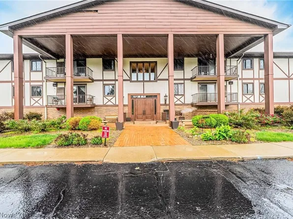 4948 Grace Rd #127, North Olmsted, OH 44070