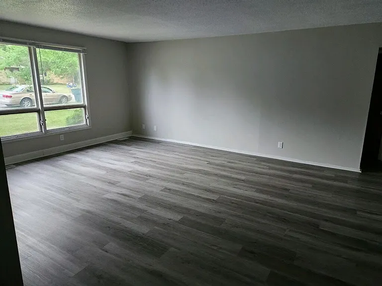 2704-2910 Cypress Dr — Photo 3