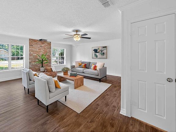 4th image of 206 Woodhaven Dr