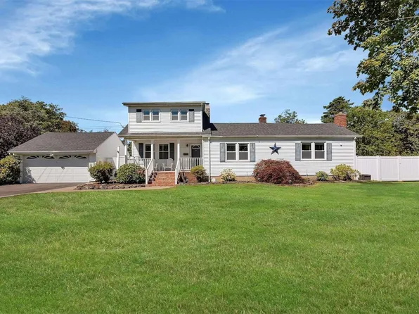 96 Maple Avenue, Bellport, NY 11713