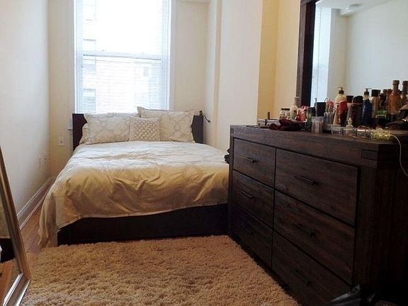 2nd image of 316 W 75th St APT 3B