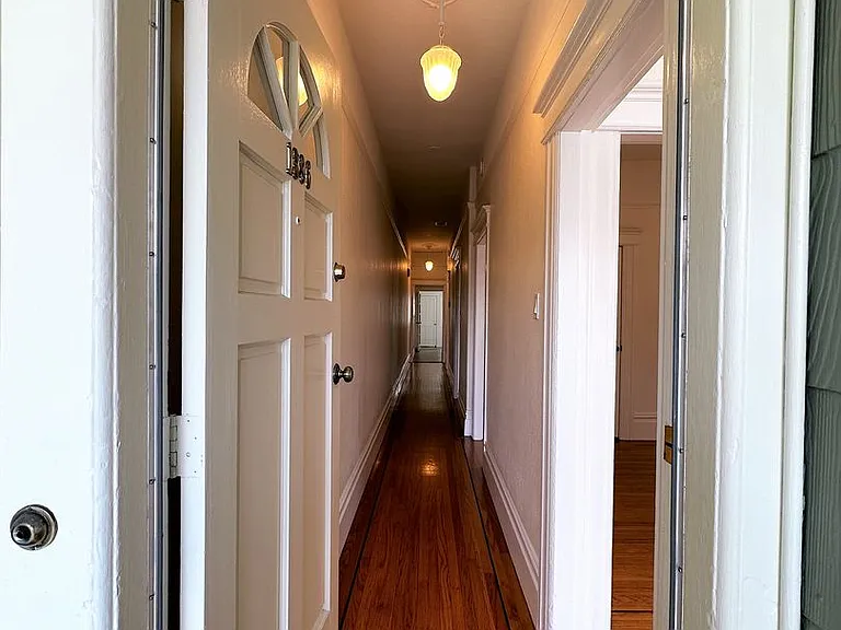 Top Floor 2 Bedroom Apartment for rent in Noe Valley! — Photo 3