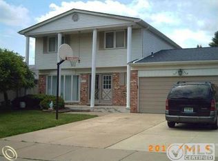 35733 Doyle Dr, Sterling Heights, MI 48310