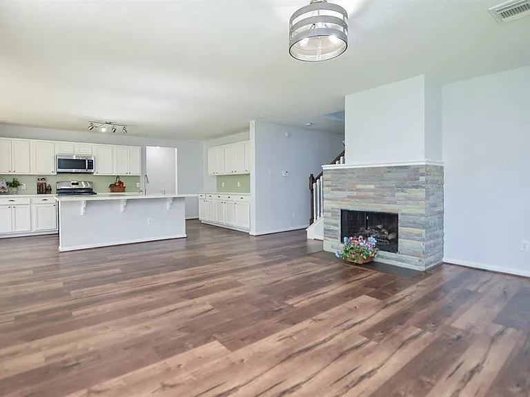 2219 Gable Hollow Ln — Photo 13