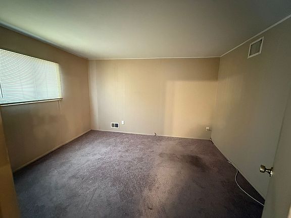 5th image of 16303 87th St Room 1