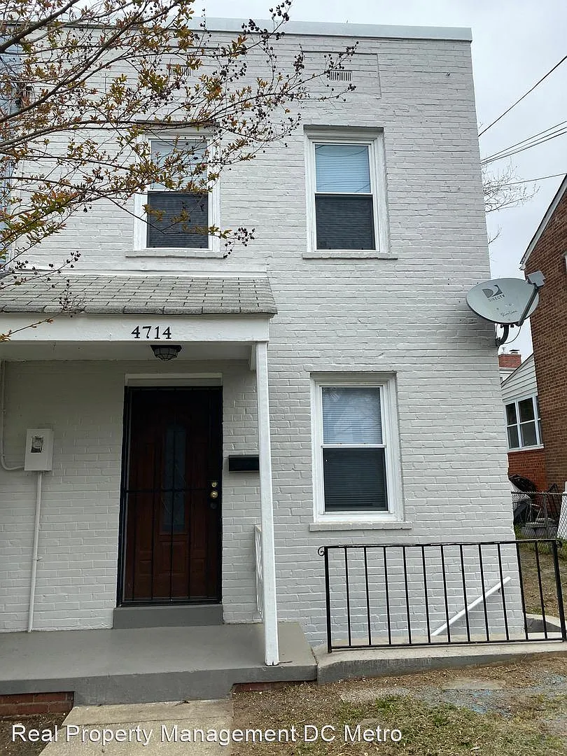 4714 B St SE photo 1
