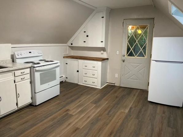 51 Nichols St #3, Lewiston, ME 04240