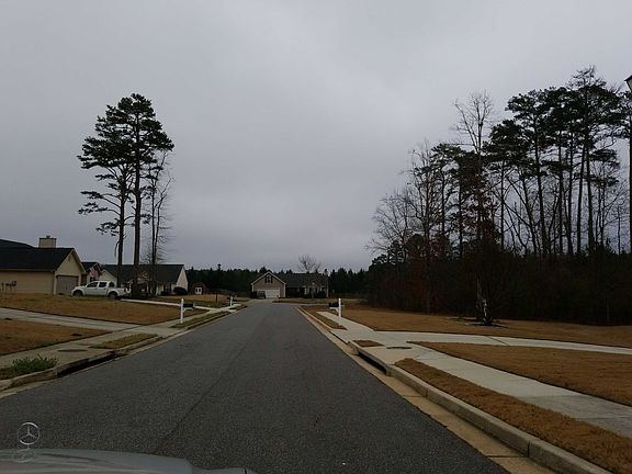 4th image of 3332 Peyton Dr