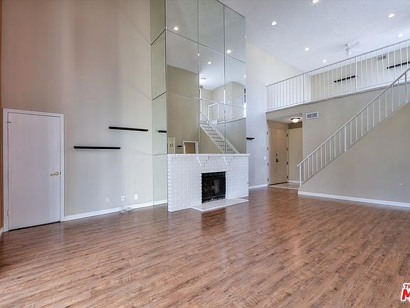 3rd image of 6240 Whitsett Ave APT 303