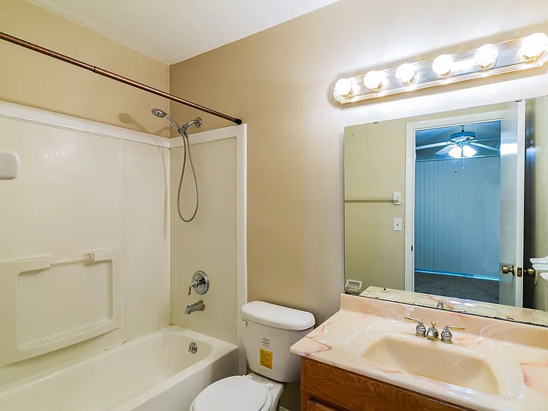 4411 SW 34th St #702 — Photo 14