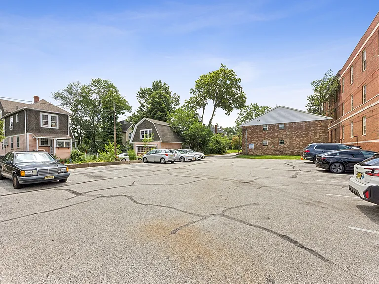 17 E Maple Ave #11 — Photo 11