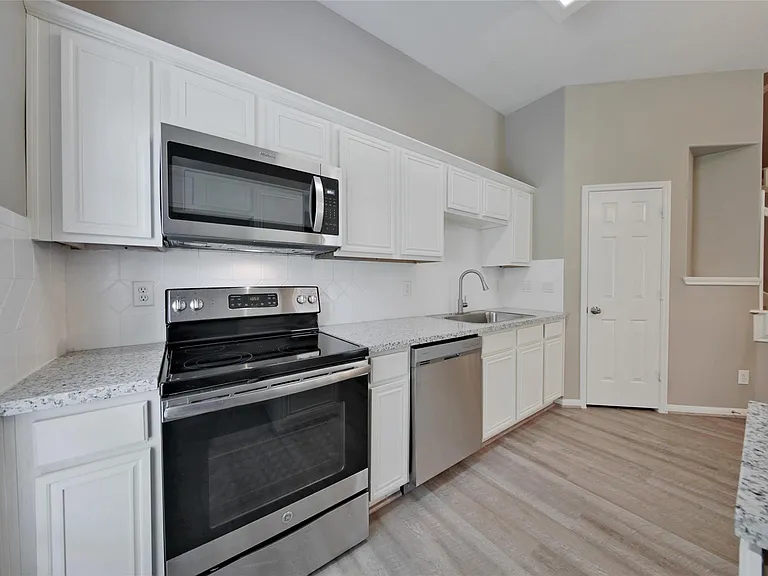 2710 Grants Lake Blvd #S6 — Photo 4