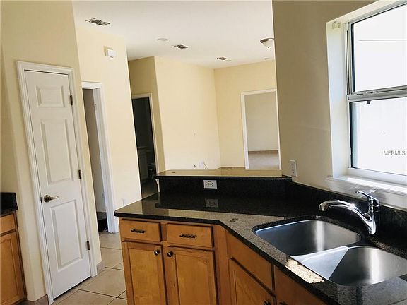 4th image of 509 Hibiscus Cove Dr