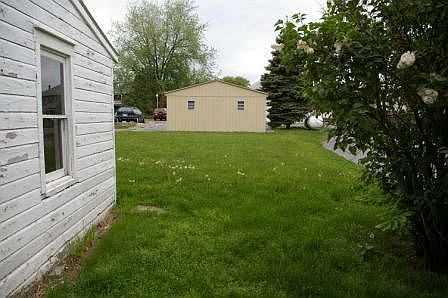 145 E WASHINGTON-YARD