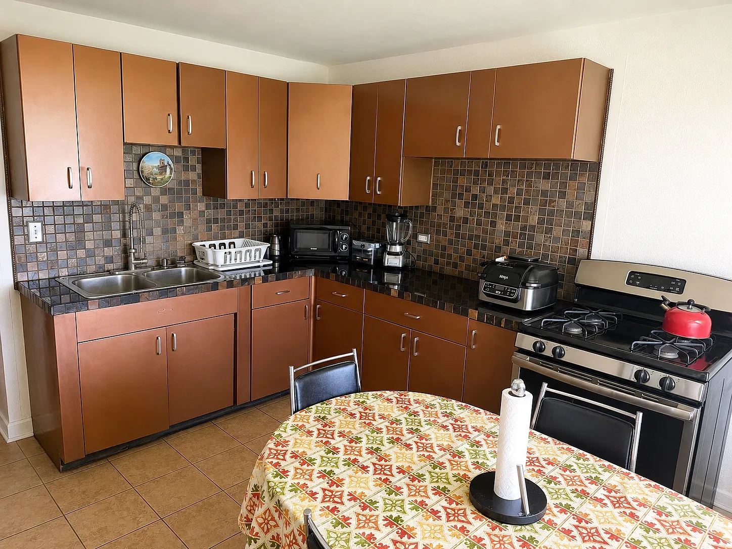 3 bed, 847 sqft, $2,450 — Photo 3