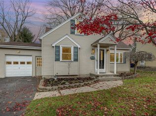 34 Crestfield Dr, Rochester, NY 14617