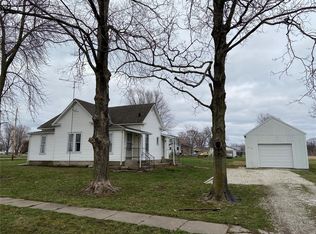 420 N Oak St, Loraine, IL 62349