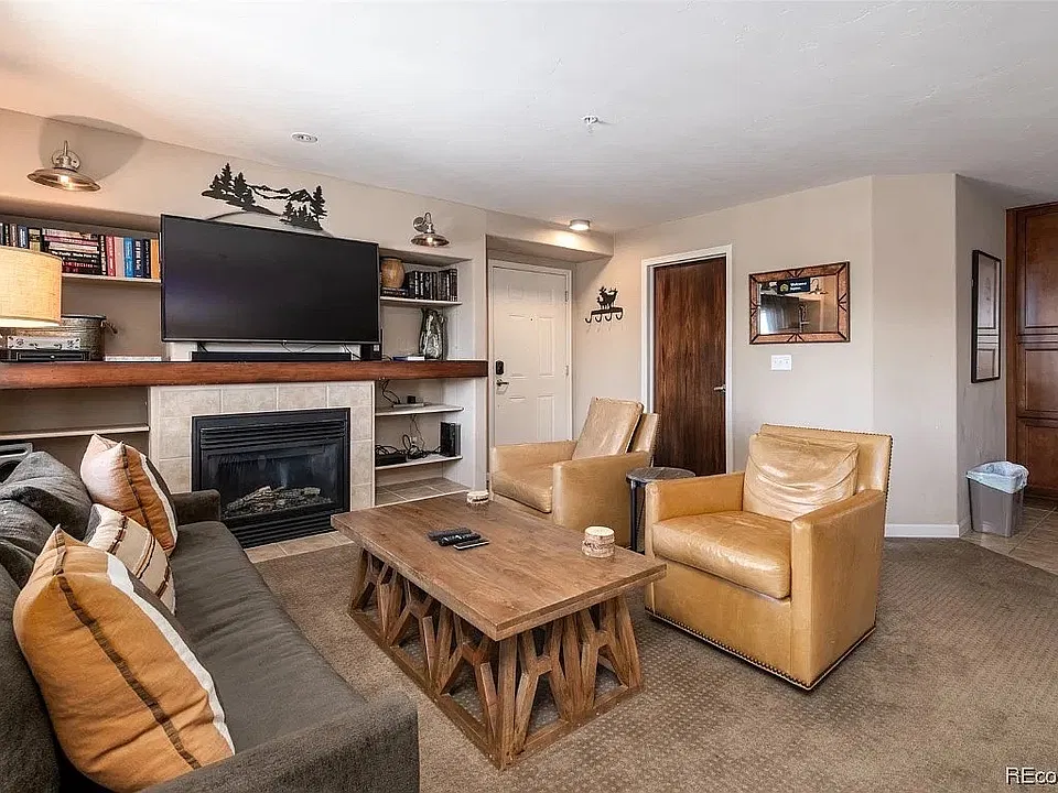3340 Columbine Dr #704