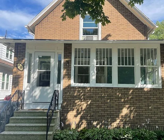923 Court St #LOWER — Photo 1