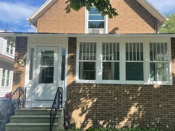 923 Court St, Saint Joseph, MI 49085